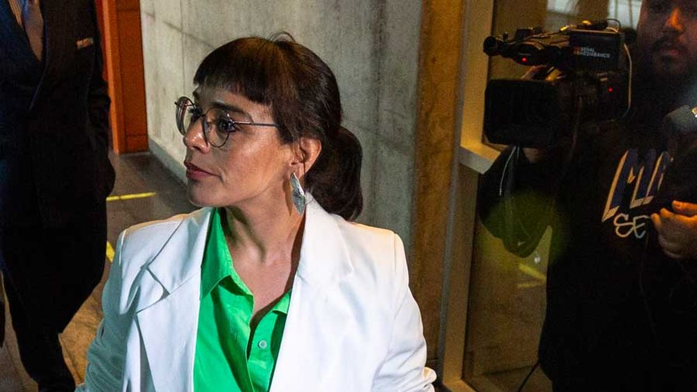Karina Oliva desafiante: “Habrá muchas personas que tendrán que ofrecer disculpas”