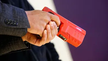 El Desconcierto | 11766 pistola taser.webp