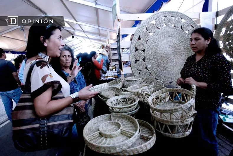 17385 imagen de una feria de emprendimiento.webp