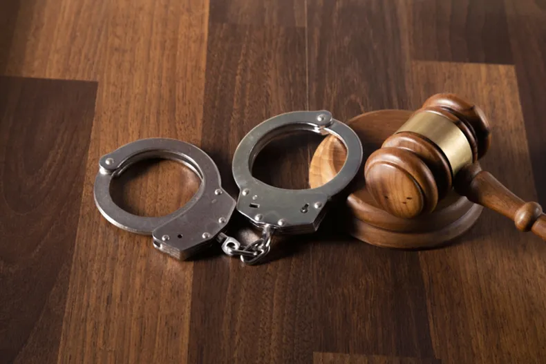 fue condenada en lugar de su prima que suplanto su identidad tras cometer asalto suprema anulo fallo y la absolvio.webp