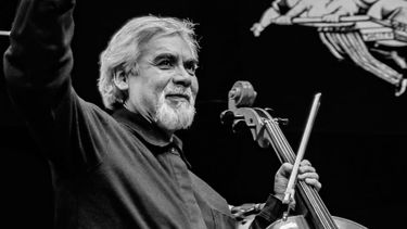 La música chilena se viste de luto: Fallece Patricio González, fundador de Congreso