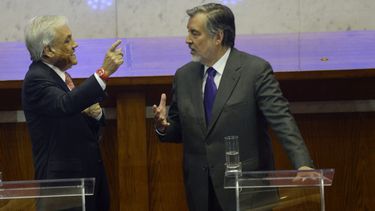 Casa de apuestas da por ganador a Guillier: Denuncia por votos marcados habría afectado a Piñera