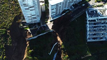 Socavón en edificio Kandinsky amenazado por nuevas lluvias: Advierten que podría aumentar