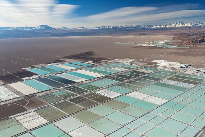 Litio en Atacama. Foto Guy Wenborne.jpg