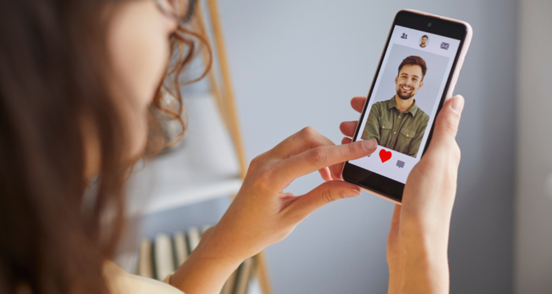 La fatiga de las apps de citas y el auge de nuevos espacios para conocer personas de forma presencial.