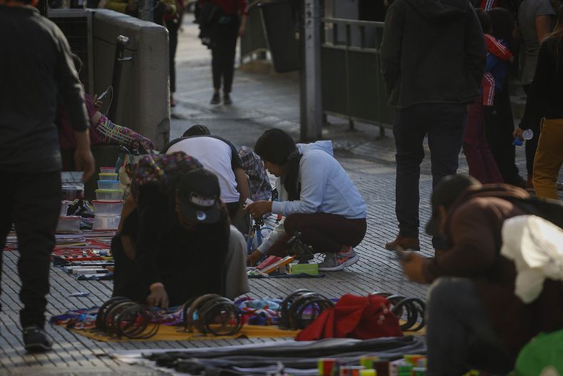 INE enero marzo 2023 Aumento del desempleo y alta informalidad de poblacion extranjera.jpg