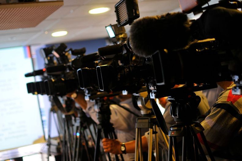 Cámaras de televisión / Agencia Uno