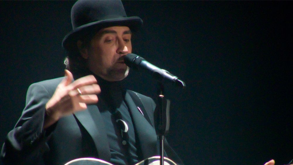 Sabina llega a Chile en gira con la que se despide de grandes escenarios: Hola y adiós