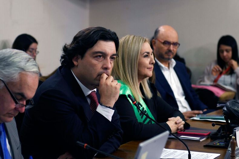 A_UNO_1460674.jpg