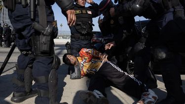 Terror en latinos de Atlanta por violentas redadas en tiendas y arrestos migratorios en la calle