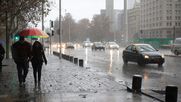 Senapred en alerta por fuertes lluvias y viento en toda la Región Metropolitana - Agencia Uno Senapred en alerta por fuertes lluvias y viento en toda la Región Metropolitana - Agencia Uno