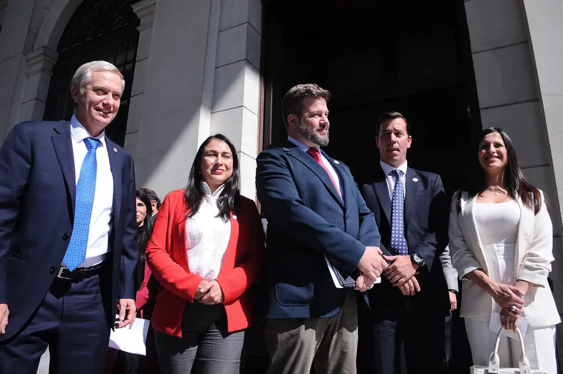 27279 a uno 16535121.webp