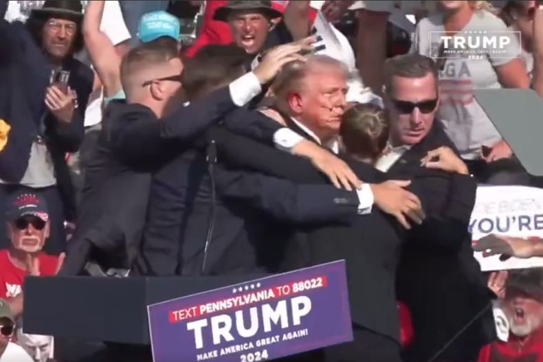 1545 donald trump tras ataque.jpg