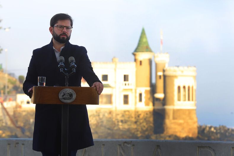 Presidente Gabirel boric desytaca jornada sin muertes por covid.jpg