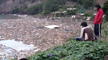 El Desconcierto | falta de servicio  fiscal  a 15 anos de tsunami en juan fernandez familias de victimas seran indemnizadas con 145 millones.webp