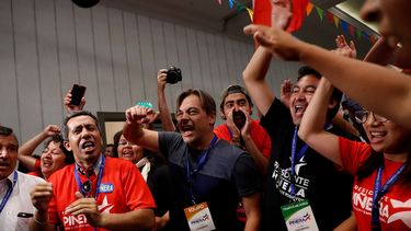 VIDEO| Se siente, se siente, Piñera presidente: Comando de Chile Vamos celebra triunfo inminente ante proyecciones