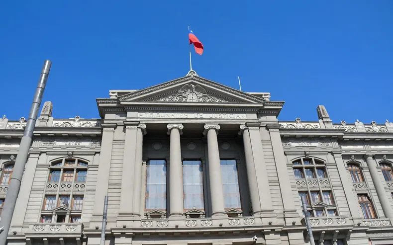 vecina consigue que corte de apelaciones ordene al municipio talar arboles que amenazan a la comunidad en un plazo de 30 dias.webp