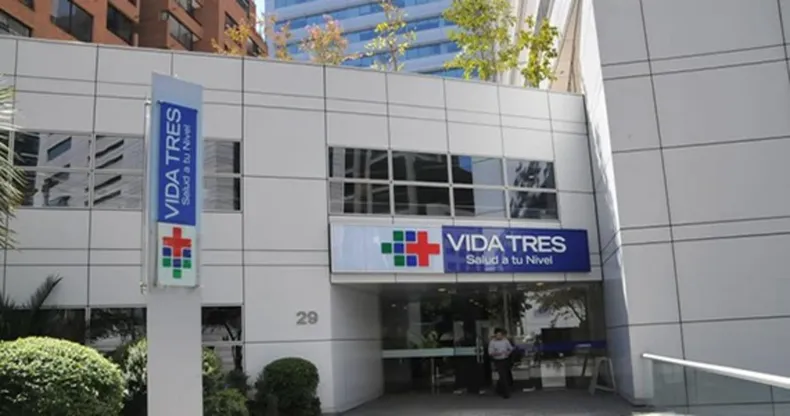 jubilada de 71 anos reclamo pago de 82 millones tras 26 anos de trabajo en isapre empresa se nego y corte ordeno pagarle.webp