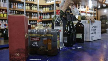 Famosa botillería El Cielo remata online 12.660 licores y muebles por millonarias deudas