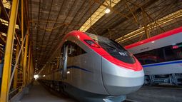 Nuevo tramo ferroviario de alta velocidad: Santiago a Talca en 2 hrs y 43 min a 160 km por hora