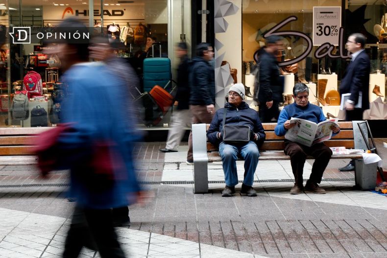 3814 personas en una banca.jpg