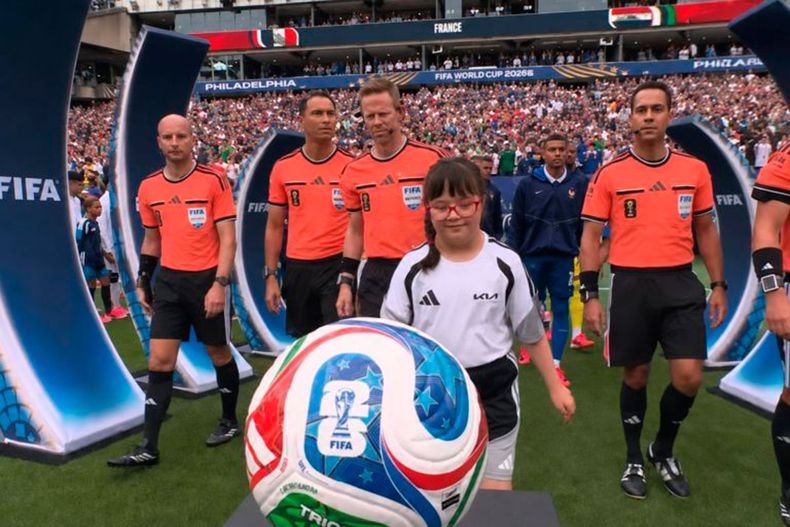 Galia entrado a la cancha del Mundial 2026 - Captura de video