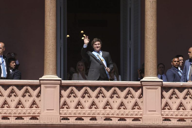 A_UNO_1534894 1 scaled e1709240503659.jpg