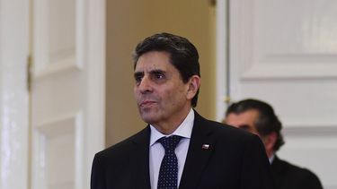 Tras la caída de Rojas en Cultura: Editorial de La Tercera advierte sobre los riesgos de buscar imponer verdades oficiales