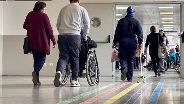 El Desconcierto | 3345 personas en el hospital.jpg