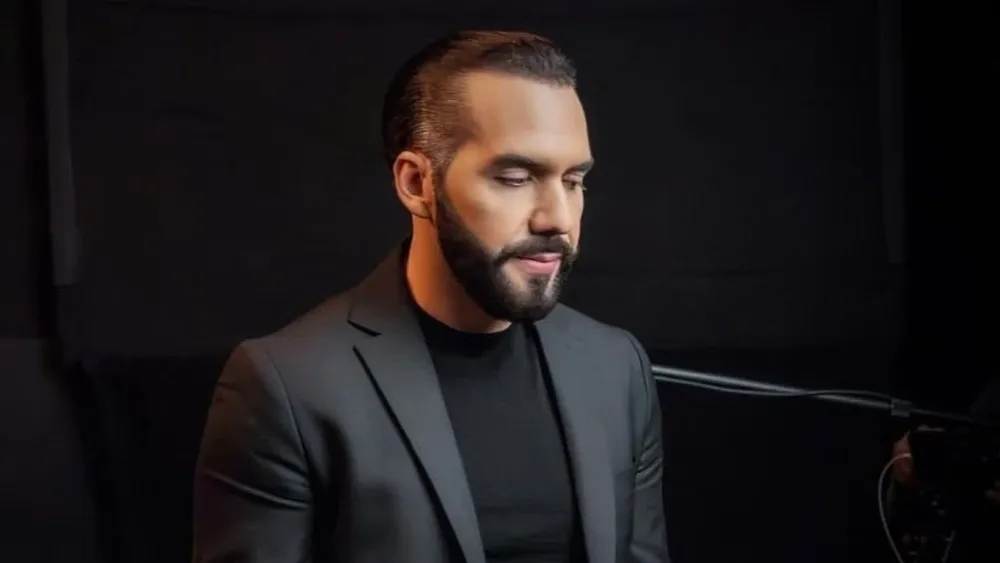 Salvadoreños salen a la calle para protestar contra Bukele en el Día del Trabajador