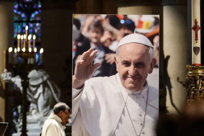 14582 papa murio.webp