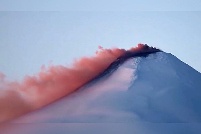 video impactante registro del volcan villarrica humareda es captada desde muy cerca e1695761857121.jpeg