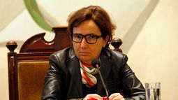 Gabrielle Houbré, historiadora francesa: “Las mujeres tienen la libertad de decidir cómo vender su fuerza de trabajo”
