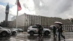 Lluvia en Santiago: Avisan de posibles tormentas eléctricas y Jaime Leyton asegura que será necesario el paraguas