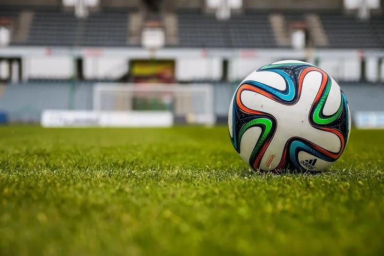 30752 jarmoluk ball 488718 1280.webp