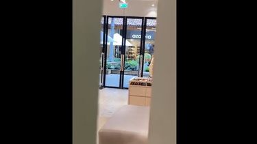 VIDEO| “Se llevan a los guardias”: Viralizan nuevo registro de asalto a Mall La Dehesa