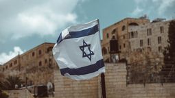 Siria lanza tres cohetes hacia Israel en plena escalada de conflicto con Gaza