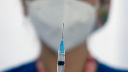 La OMS aprueba el uso de emergencia de la vacuna china Sinopharm