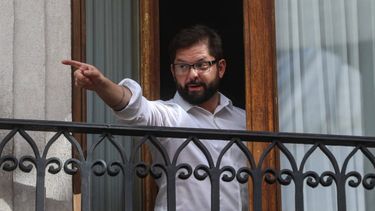 Cadem: Presidente Boric mantiene alza en aprobación y ministra Aguilera la mejor evaluada