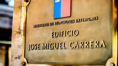 Acusan de racista a polémico formulario de Cancillería que pide color de tez, ojos y pelo para trámite de visas