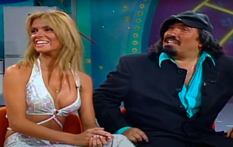10313 carla ochoa negro.webp