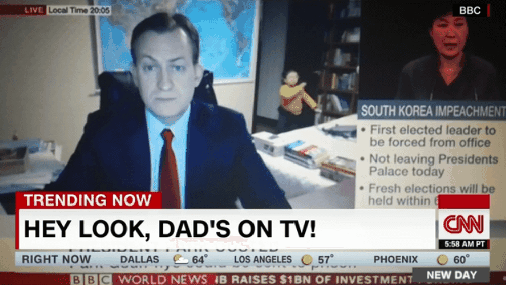 VIDEO| Hijos de académico interrumpen entrevista con la BBC y se vuelven viral en todo el mundo
