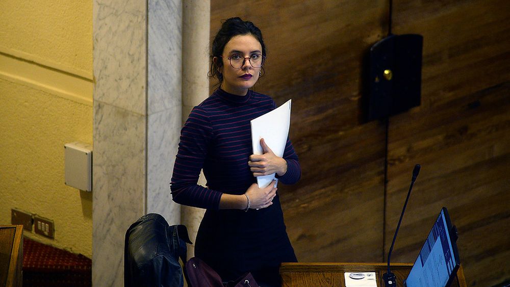 Parece una locura: La sorpresa de Camila Vallejo por la absolución de Gonzalo de la Carrera de querella por injurias
