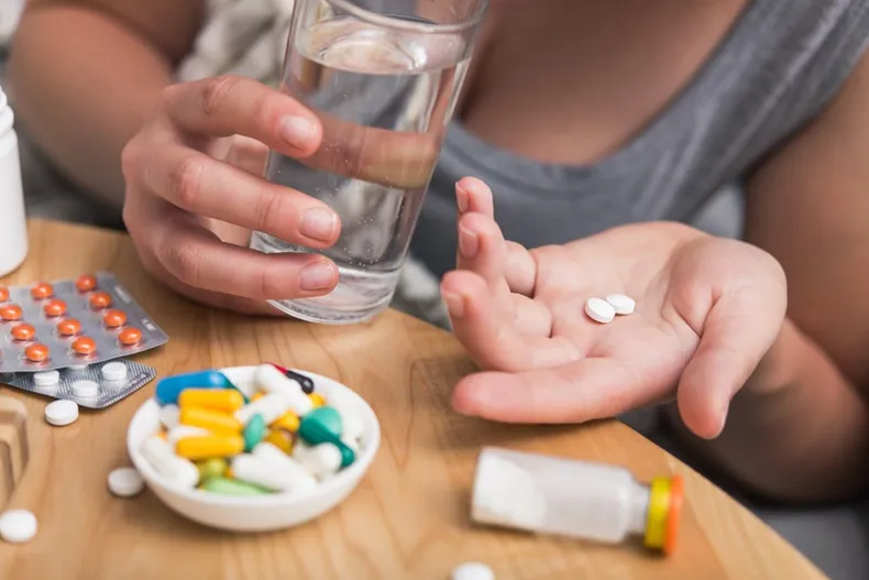 chile duplico el consumo de antidepresivos entre 2015 y 2022  expertos lo atribuyen a mayor conciencia en salud mental.webp