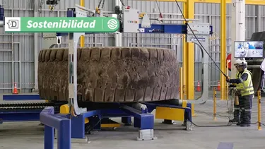Minería chilena pionera en el mundo tras inaugurar planta que reciclará neumáticos: Boric valora iniciativa sostenible