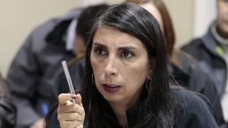 La cuestionada entrega de los millonarios fondos regionales que apunta a Karla Rubilar