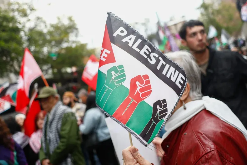 academicos chilenos acusan guerra de exterminio en gaza y critican el silencio de las universidades del pais.webp