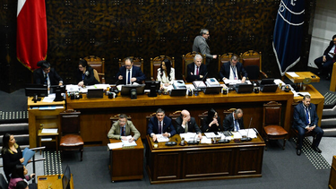Oposición en el Senado pide a la mesa directiva de la Cámara Alta pronunciarse ante intento de presidente Kast de impugnar artículo 31 de la megarrefoma. Créditos: Agencia Uno.
