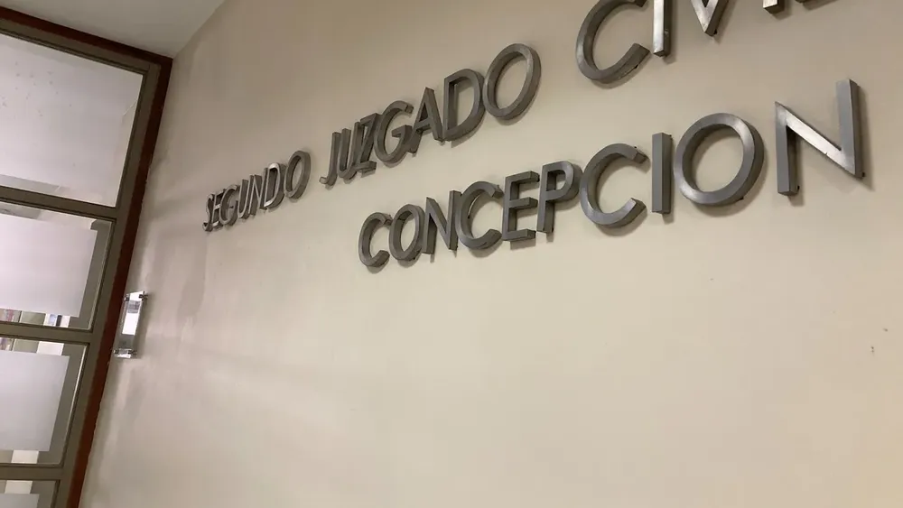 Abogado usó IA para realizar un escrito presentado en tribunales y tenía citas inexistentes: Fue sancionado con $70 mil