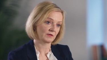 Por qué bajar impuestos desplomó el gobierno de Liz Truss en Reino Unido